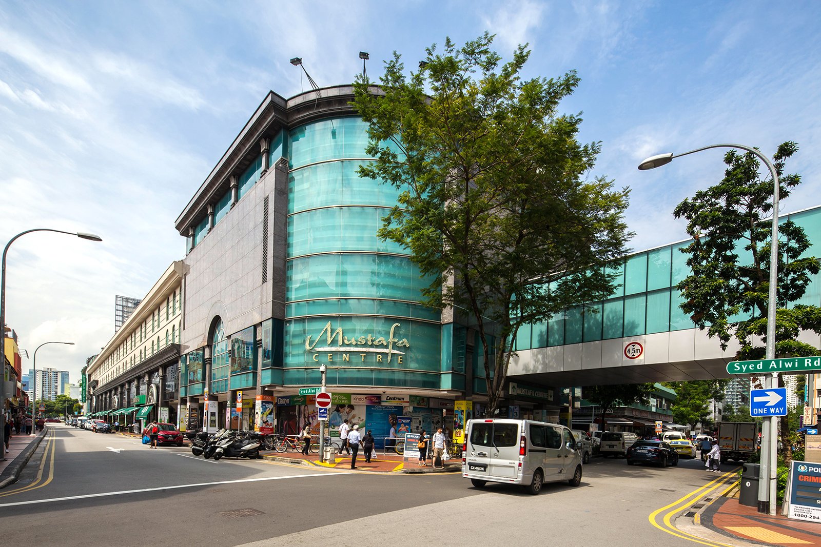 Mustafa Centre [B2 phone counter]
